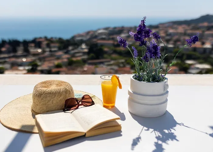 Apartment Breathtaking Sea View Near The Old