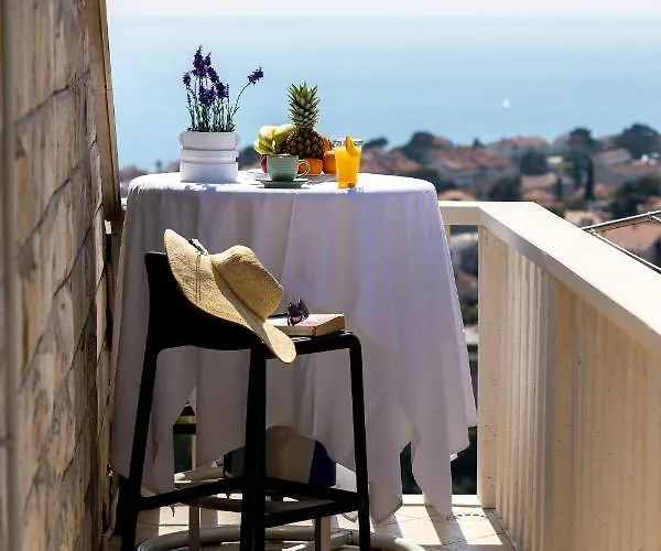 Breathtaking Sea View Near The Old Apartment *