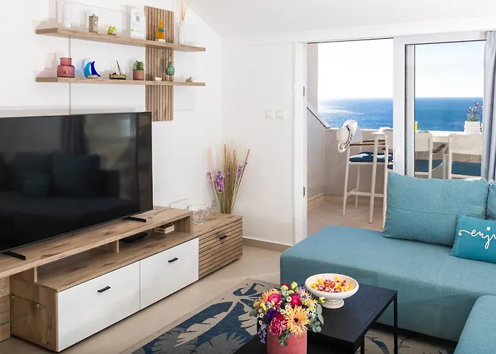 Breathtaking Sea View Near The Old