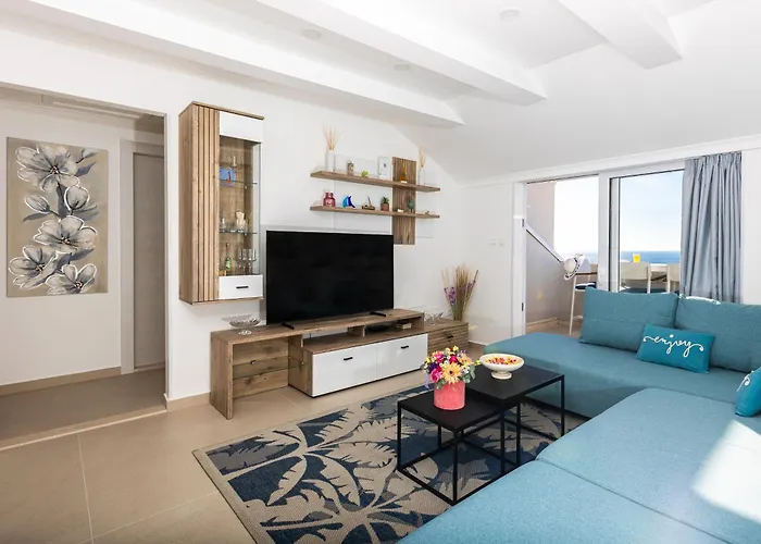 Breathtaking Sea View Near The Old