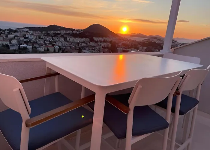 Lejlighed Breathtaking Sea View Near The Old