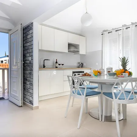 Breathtaking Sea View Near The Old Апартаменты