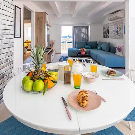 Breathtaking Sea View Near The Old