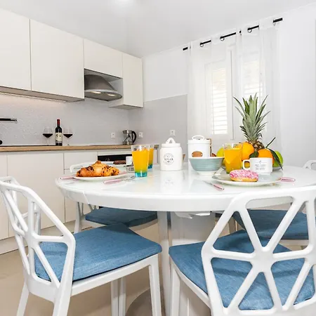 Breathtaking Sea View Near The Old *